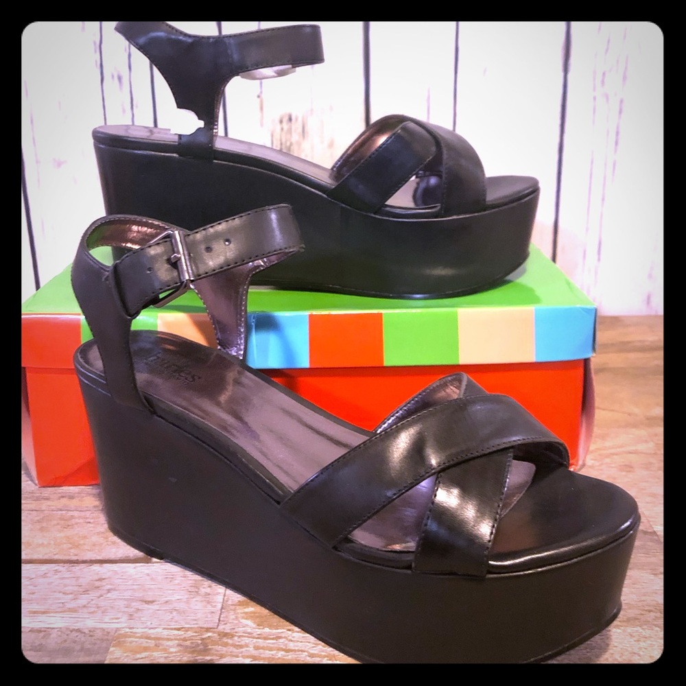 Charles By Charles David platform; size 10 black